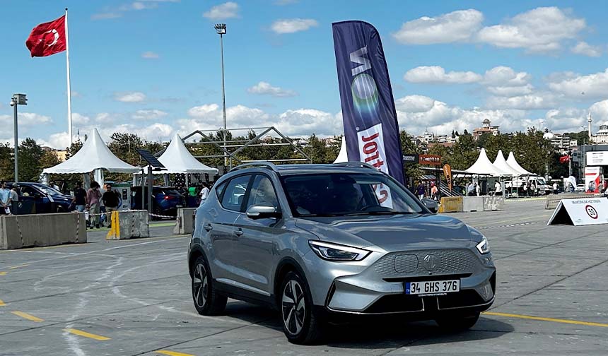 OtoAktuel's tweet photo. 4. Elektrikli ve Hibrit Araçlar Sürüş Haftası tamamlandı https://t.co/2J7a1qPh5R #otomotiv #elektrik #hibrit #Istanbul #TEHAD @TEHAD_TR @BridgestoneTR https://t.co/ccVlx1diR4