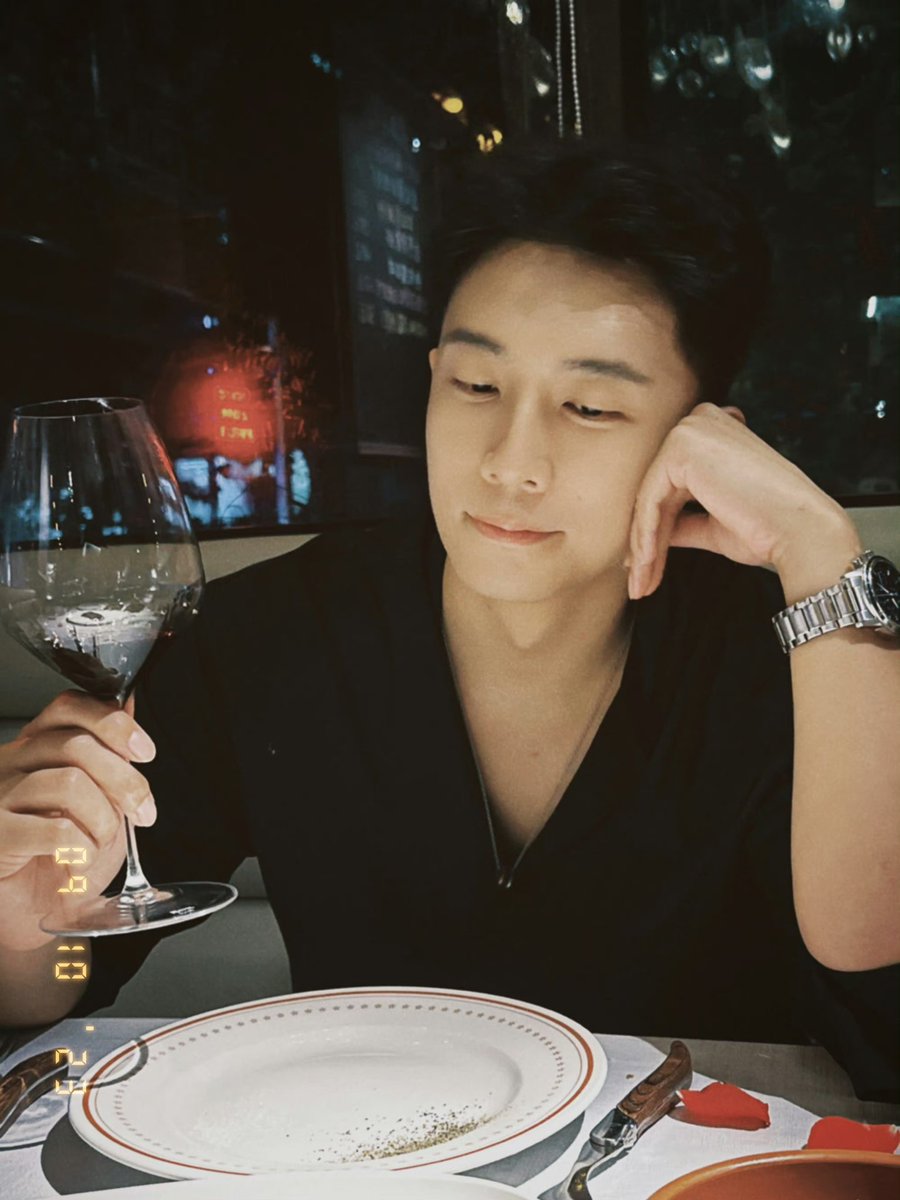 Rain_Autumn18's tweet photo. “Happy birthday is unprecedented this year. I made a wish related to the 小Xiong, but not to myself.” - Shen哥 🥳😊
#名笑CP #YesIDo2 #YesIDoS2 https://t.co/DU2nYZA8nE