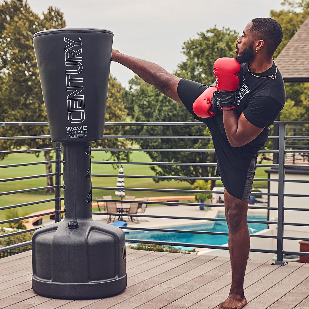 CenturyKBoxing's tweet image. 💪 The sweat, the pain, the glory – it's all part of the journey. Embrace the grind! 
-
-
-
-
-
#BoxingJourney #HardWorkPaysOff