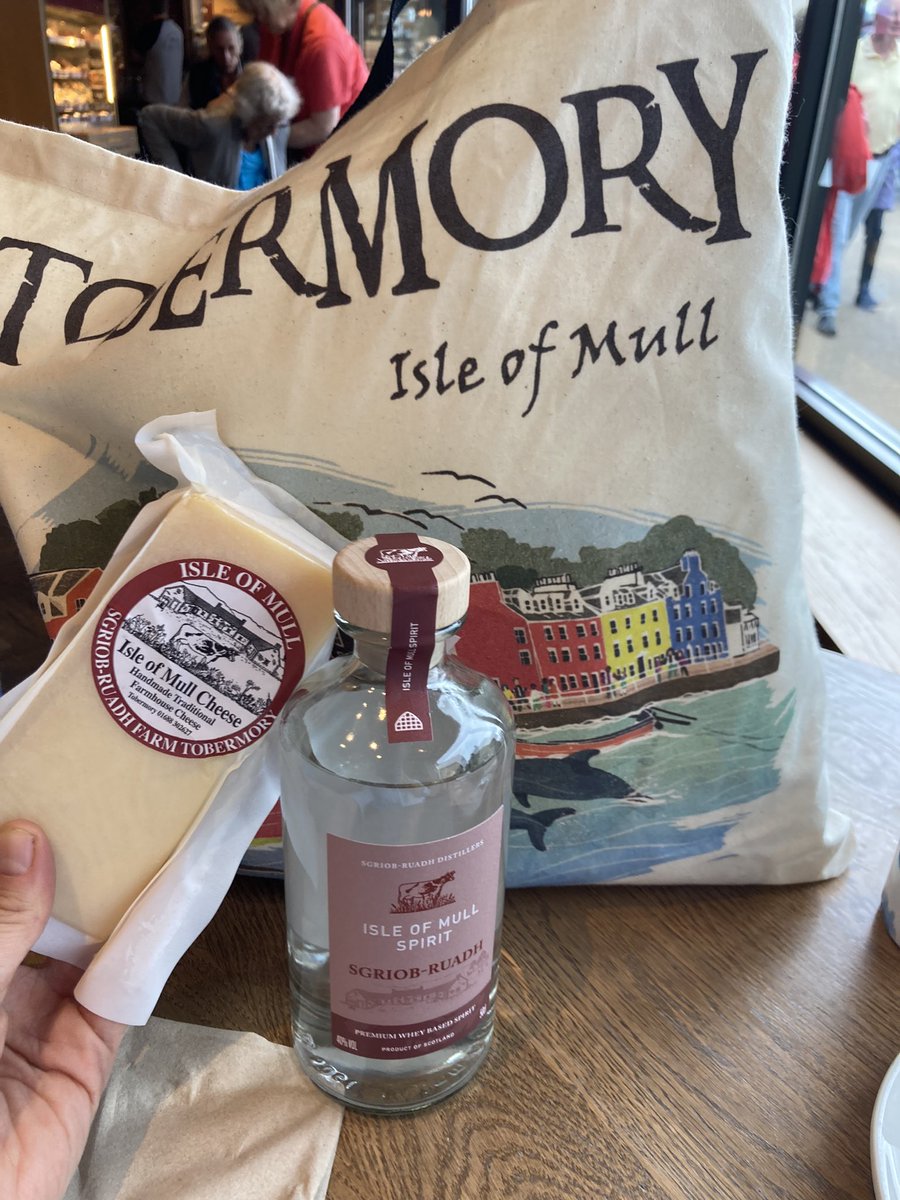 Bossed the raffle at the Mull Mòd! Abair gun do chòrd a' cheann-seachdain dhomh a bhith nam bhreitheamh. I think Mull Mòd might have convinced me to start going to mòds is was so fun. Chì sinn! Xx