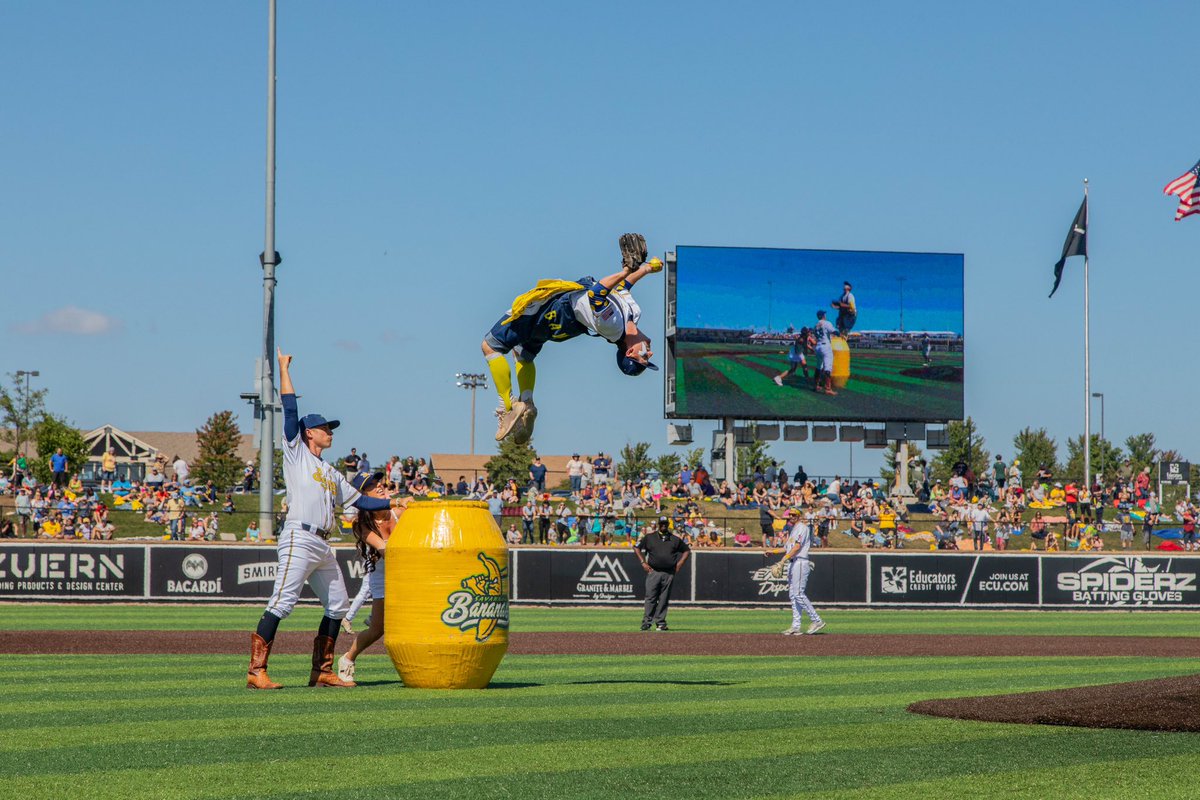 Milwaukee, you melted our Banana hearts this weekend! 💛 From incredible trick pitches, Napoleon dynamite dances, and 5 yard penalty pitches, you had us cheesin’ from ear to ear over these past 3 games. Thank you for an unforgettable weekend, Milwaukee 🫶🧀 Next week, we wrap up…