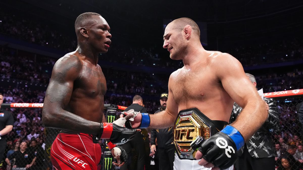 LiamHealy16's tweet photo. Adesanya: 1-2 in his last 3, 0 title defences on his second run 

Aljo: 2-1 in his last 3, 3 title defences 

Guess who Dana is going to give the immediate rematch to. https://t.co/jcztmhkrQq