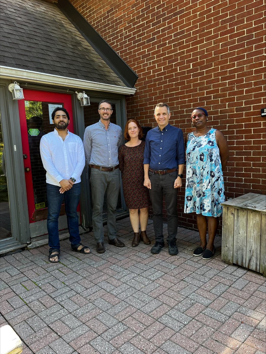 Our first stop was <a href="/MHOttawa/">Matthew House Ottawa</a> in #centrepointe, that is prepared to scale up and, at a 95% success rate, settle refugee claimants in permanent market housing. Approx. 35% people coming to shelters are refugees. This model could greatly reduce the pressure of our housing crisis.