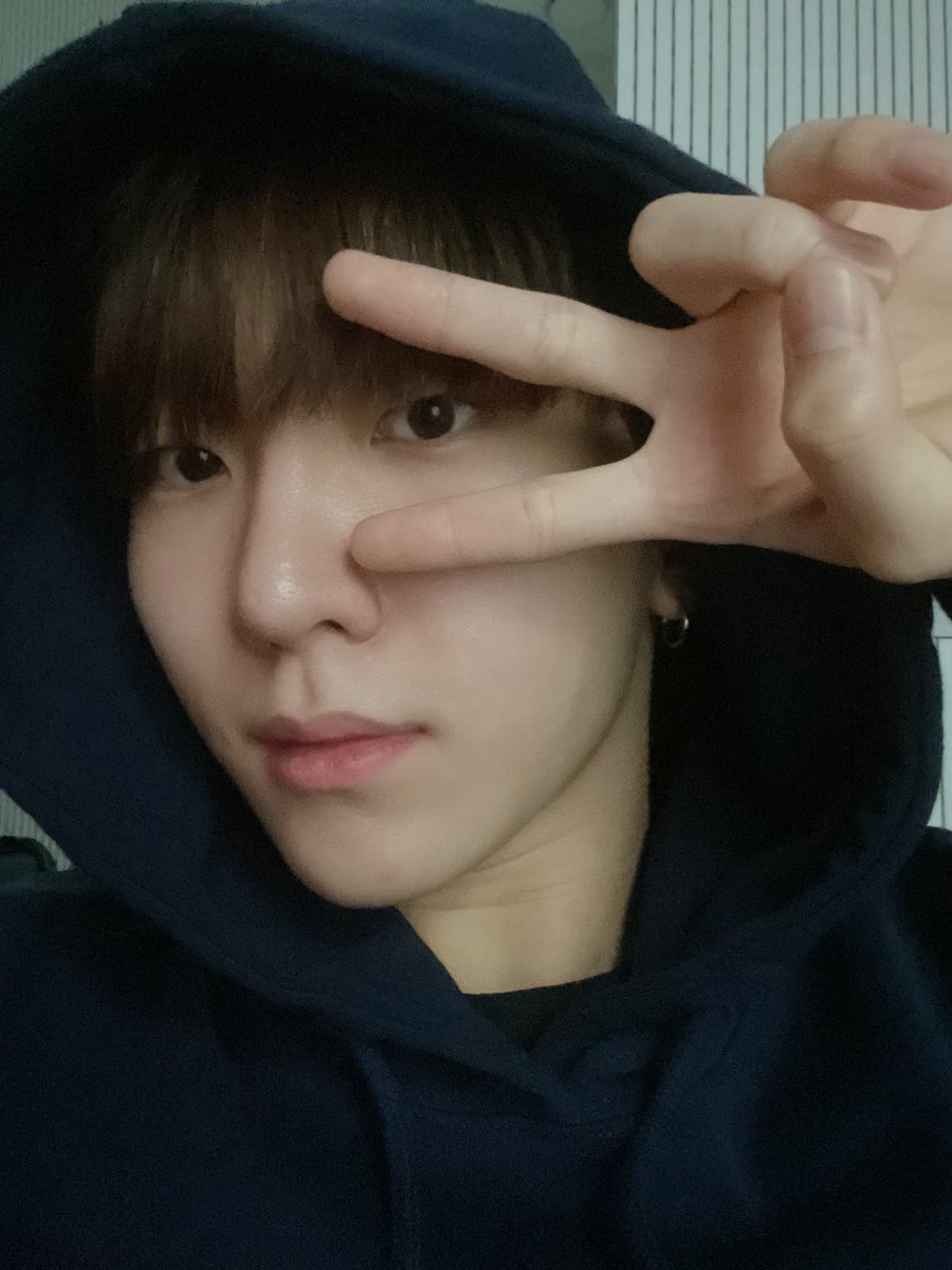 TNX_twt's tweet photo. 회춘🖤👍

#오성준 #SUNGJUN https://t.co/q1pqxzTDP9