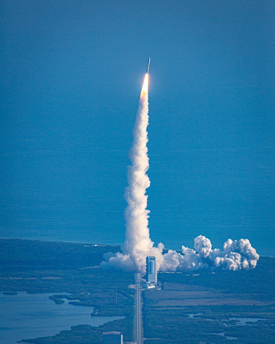 AGPfoto's tweet photo. Clear skies this morning for an incredible Atlas V rocket launch! Perfect positioning 5,000 feet above the Space Coast!
@ulalaunch @torybruno https://t.co/3XF87gezXl