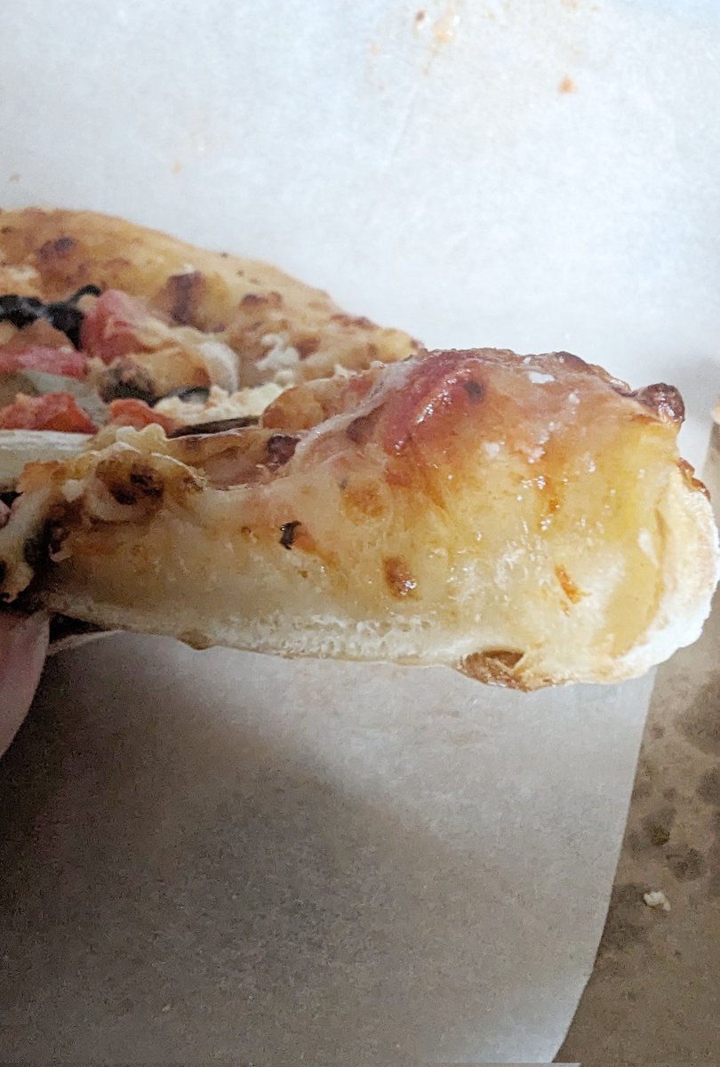 StephyBourgeois's tweet photo. @PapaJohnsUK in Hucclecote Glos. Rudest manager who hung up on me. This is their Papadias. I order them regularly so I know what they should look &amp; taste like. These were like thick crust pizza sliced in 4 folded on its half and call Papadias. Also didn't taste like it should https://t.co/OijBDP3zZd