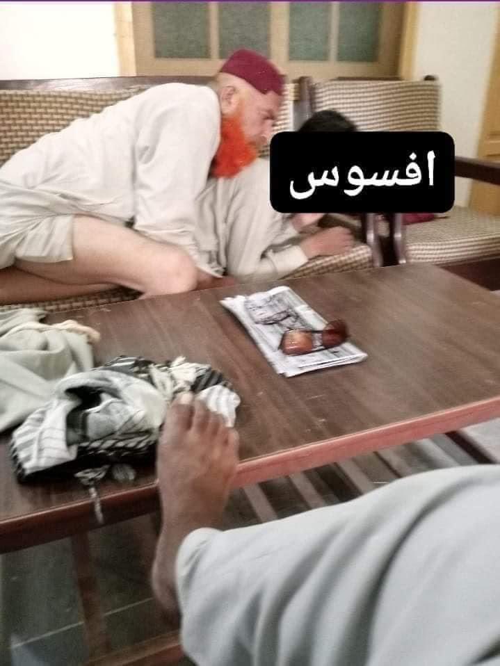 imtiazchandyo's tweet photo. میرپور ماتھیلو کا معروف عالم دین۔۔ مولانا محمد عظیم سومرو کے عظیم کارنامے۔ اس کام میں وڈیو بنانے والا بھی ملوث ہے۔ بس داڑھی رکھنا شرافت کی نشانی نہیں۔ حرامی کسی بھی روپ میں ہو سکتا ہے۔ https://t.co/i3QZvvvMMK