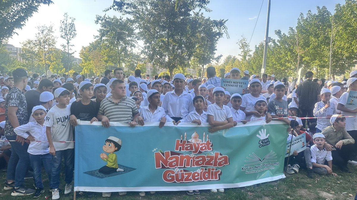 MEnesimir's tweet photo. #Batman  #HayatNamazlaGüzeldir programındayız…

MaşaAllah barekAllah @KuranNesliP teşekkür ediyoruz… https://t.co/tFO9X3cSKa