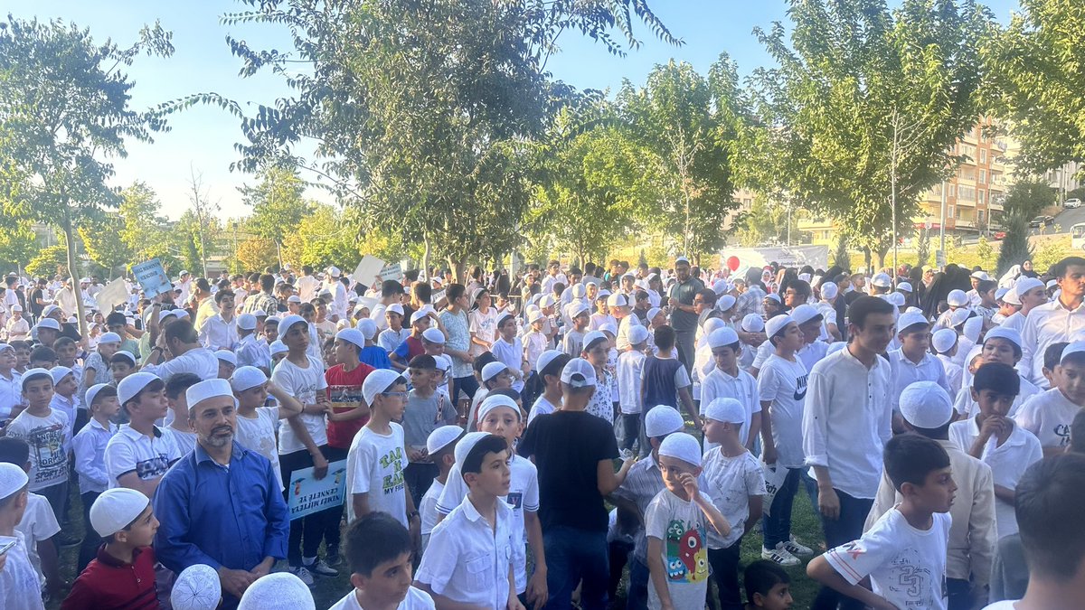 MEnesimir's tweet photo. #Batman  #HayatNamazlaGüzeldir programındayız…

MaşaAllah barekAllah @KuranNesliP teşekkür ediyoruz… https://t.co/tFO9X3cSKa