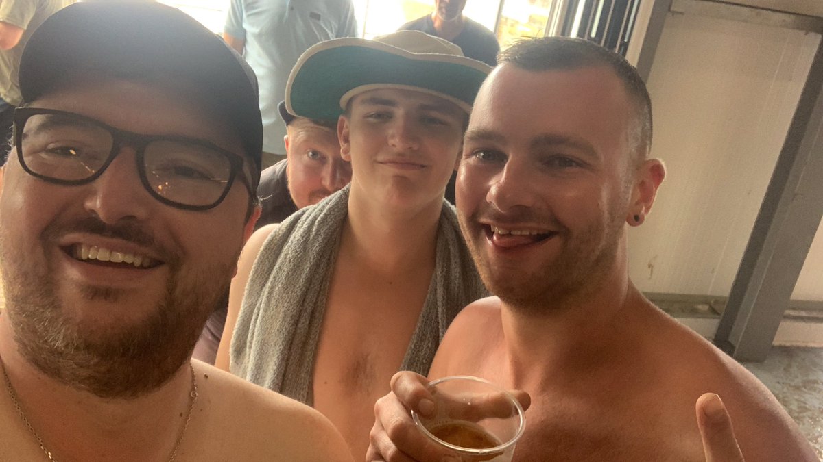 Soaking wet caught in downpour and ran to the bar 🍻👍

#BriscaF1