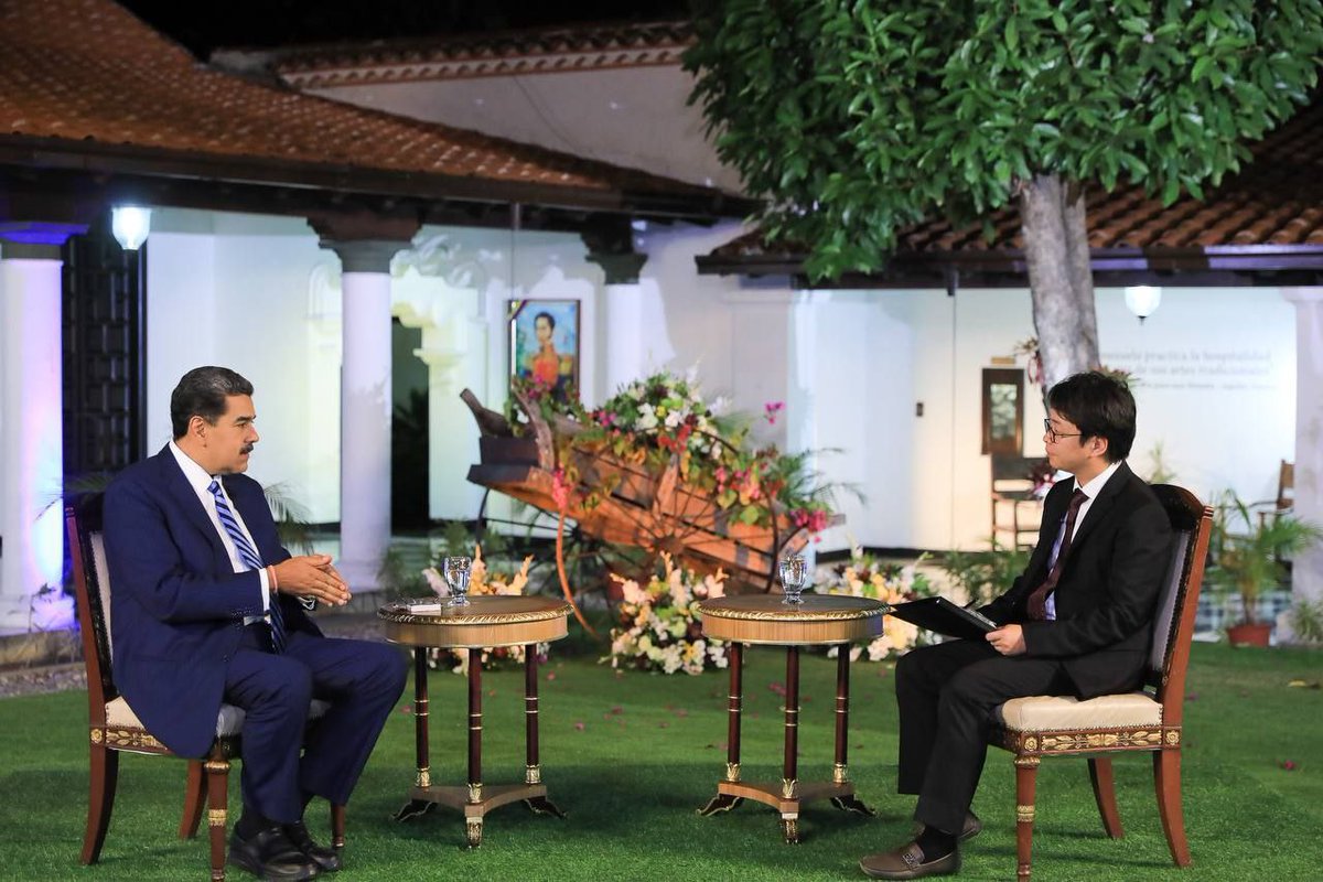 yvangil's tweet photo. 📹 No te pierdas la entrevista del presidente @NicolasMaduro con la agencia de noticias Xinhua, en el marco de su histórica visita a China para reforzar la alianza política y ecónomica con el gigante asiático.  
  
🇻🇪🇨🇳 ¡El futuro multipolar está más cerca!  
  
https://t.co/8IKhEE95Jh