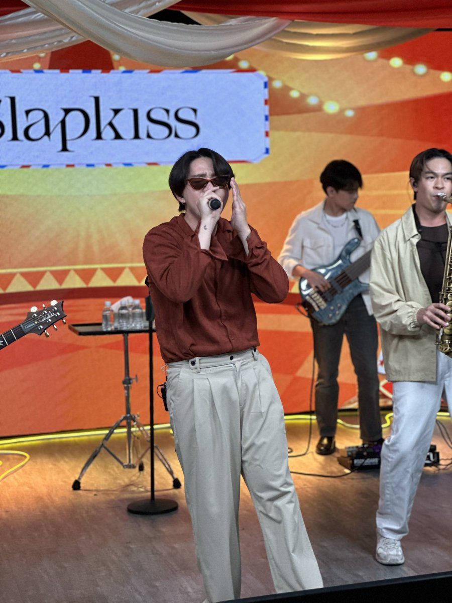 tidmassage's tweet photo. มาดูความเท่ของพี่ๆๆเค้าอะ น่ารักกกกก
#shopeelivexslapkiss #ShopeeTH99 #shopeeliveth #slapkiss https://t.co/28AxQky7Yc