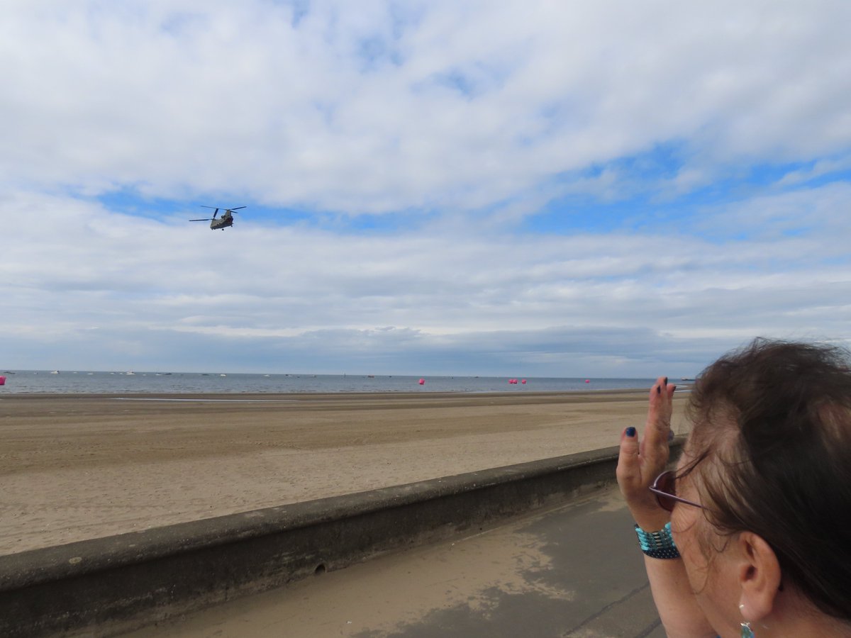 mes7585's tweet photo. Couple of pics from the @RoyalAirForce  @ChinookDisplay display @southayrshire Festival of Flight at the weekend https://t.co/SOYp7Omvz8