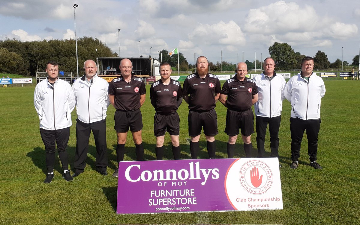 Connollys of Moy Junior Football Championship Round 1 Doire Treasc 0-0 Droim Ratha 0-0 Referee Michael Kelly @urneygaa with his team of officials before the game⬇️ Venue - Eochair #RefusetoLose