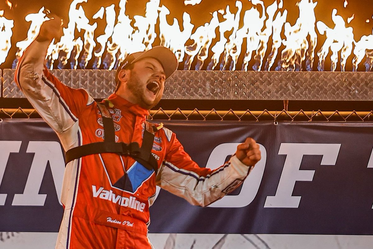 At only 23 years old, Hudson O'Neal is the victor of the 53rd World 100 at Eldora

#HudsonONeal #JonathanDavenport #DaleMcDowell #World100 #DIRTcarRacing #LateModel #Racing #Winner #EldoraSpeedway #Ohio #Rocket1Racing

racingpromedia.com/post/hudson-o-…