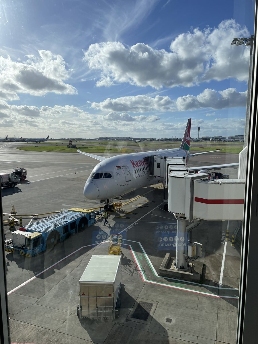 jaamorim's tweet photo. Quite the #avgeek days! https://t.co/VA57K8FzJy