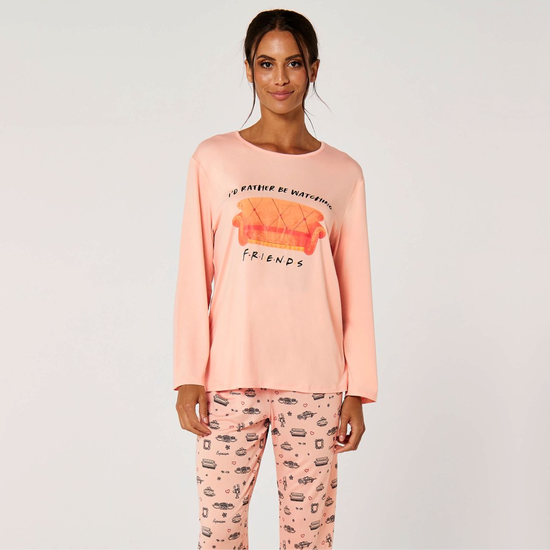 blooming_wear's tweet image. الحلم أصبح حقيقة مع بلومنج! تبادلي الضحك والمرح مع صديقاتك ببيجامات بلومنج المستوحاة من مسلسل فريندز الشهير.🛋️📺✨

#Blooming #FriendsForever #CouchGoals
#بلومنج #فريندز #أريكة_الأصدقاء