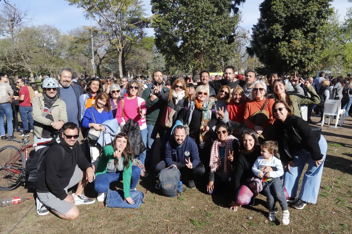 AntolinMagallan's tweet photo. Ayer en Parque Avellaneda relanzamos la campaña de @unionxlaciudad de cara a las elecciones de octubre.

Volvimos a mostrar que somos una alternativa con propuestas y valores.

Queremos una Ciudad más justa y humana. Más inclusiva y solidaria, con más derechos. 

#HayAlternativa https://t.co/fFwlCrY4fy