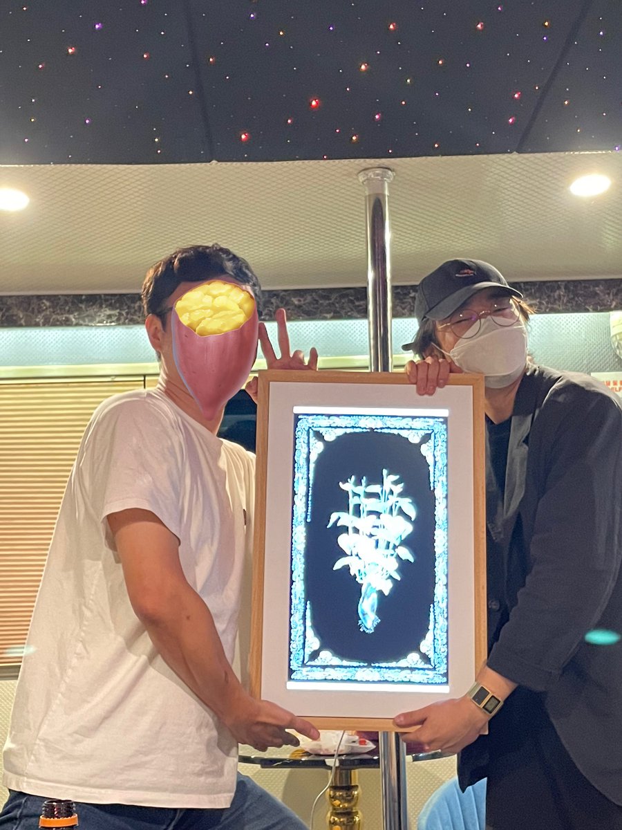 #힙하다
고유한 개성과 감각을 가지고 있으면서도 최신 유행에 밝고 신선하다. 

바로 어제 느꼇던 단어였던거 같다 너무 힙했다
우리가 바로 고구마갱 힙고구마~ 힙스터~
@topcyworld 님 작품! 힙한 자개로 그려진 
고구마작품까지 경매로 얻게되어 
너무나 힙한 하루였다
감사합니다~
#힙하다