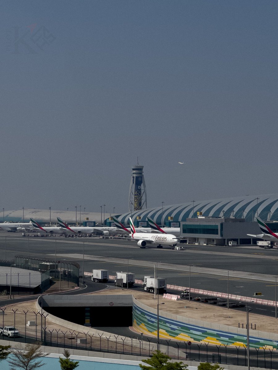 I dedicated my afternoon to some aircraft spotting of EK’s B777s and A380s as they taxied, from one of my favorite spots around DXB.