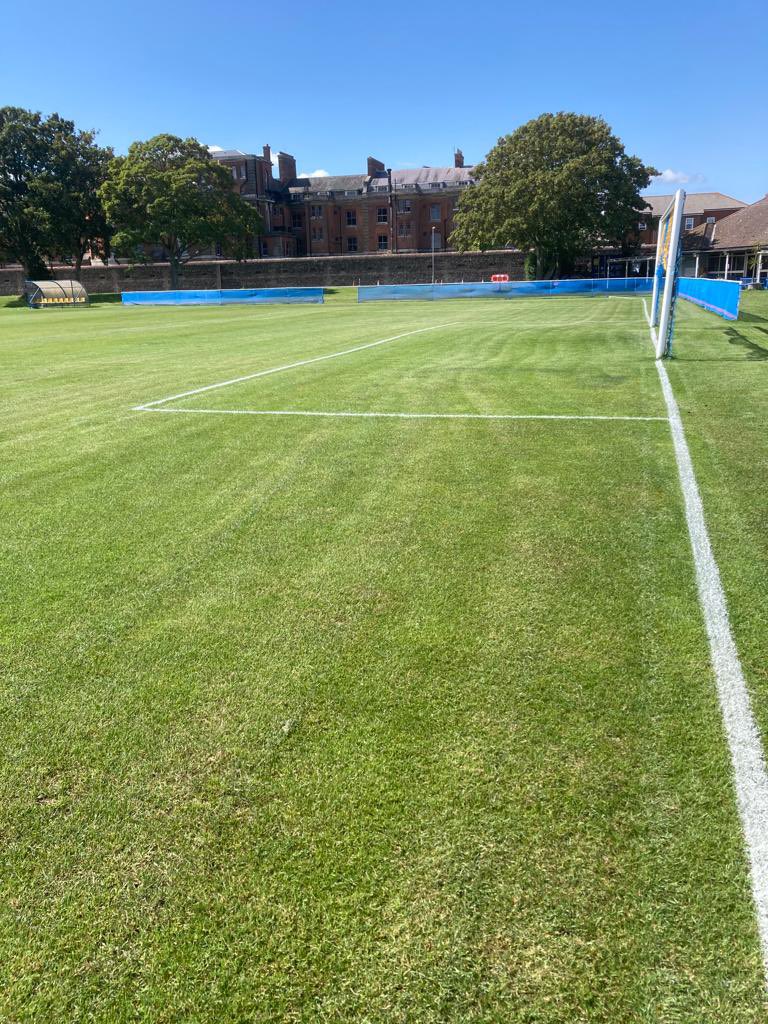 It's game day 💪 we finally get our season off to a start at home against Cowes Sports in <a href="/HantsCombLeague/">Hampshire Combination & Development League</a> 2PM KO. All support welcome. Let's go! #UTM 💛💙 #portsmouthnews #localfootball #meonmilton