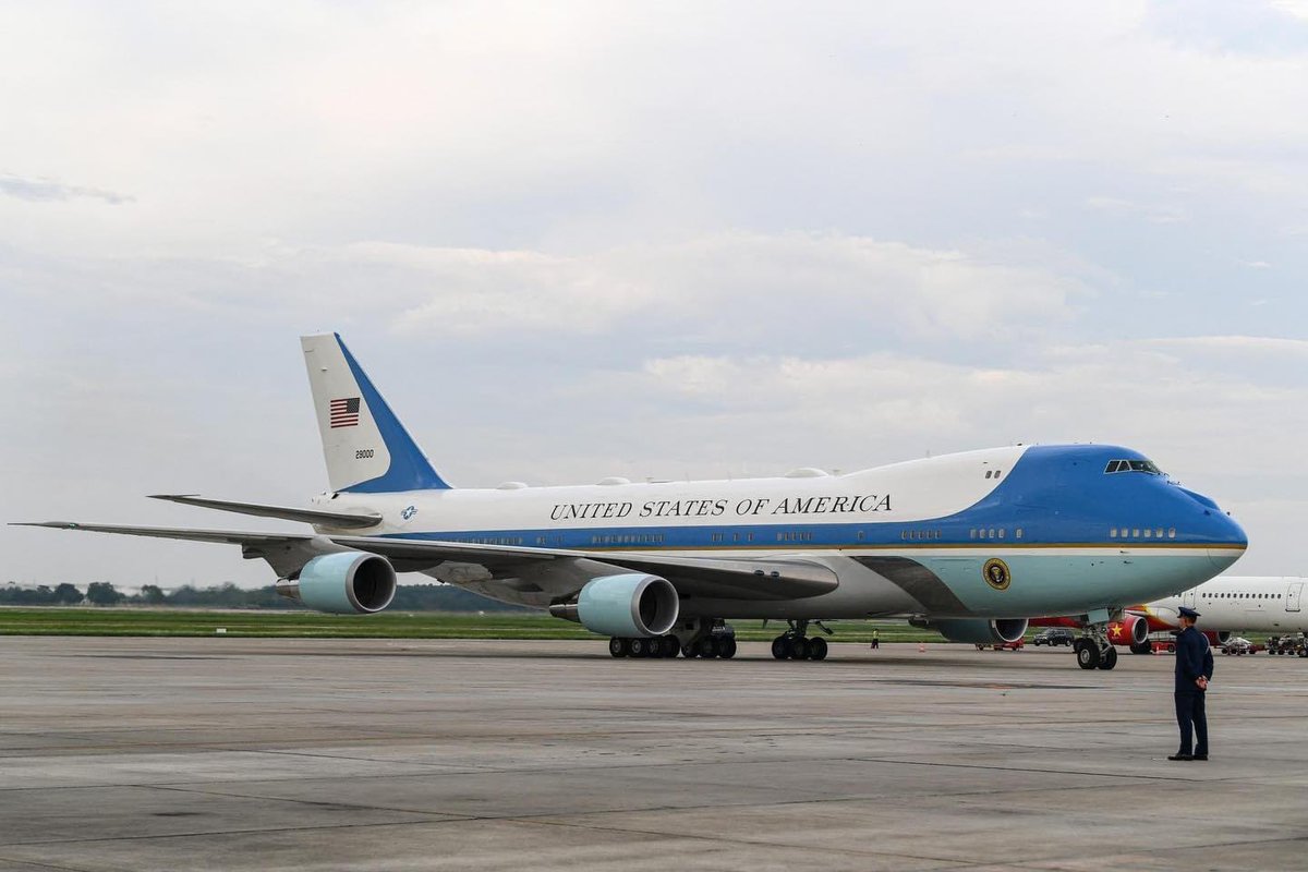 'Welcome 🇻🇳 🇺🇸
U.S. President Joe Biden arrived in Hanoi at around 4 p.m. on September 10, 2023.'

 #Welcome #Vietnam #USA #JoeBiden #Hanoi #BamBam_TOUR_AREA52 #bbclaurak #SidemenCharityMatch #Terremoto #KICKOFF2023