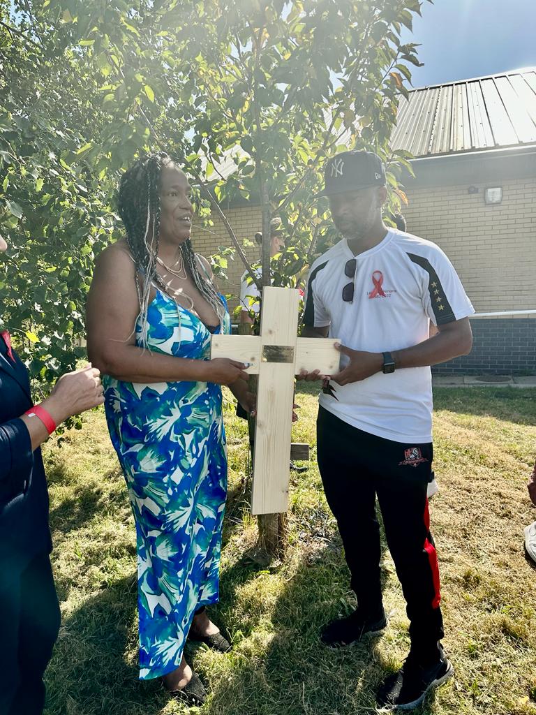 IvanLiburd's tweet photo. Remembering a lost friend with their mother 10 years on. A powerful story of resilience and hope. His legacy continues. #Antoin 🙏🏽

@AAAFoundation1 
@LeicNirvanaFc https://t.co/tHNtZBLbt2