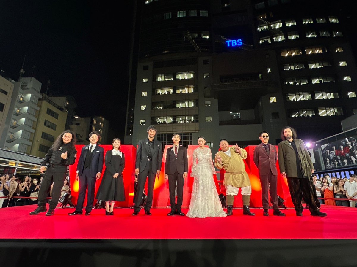 🔴開幕！ #VIVANT 祭り⚫️

VIVANT祭始まりましたー！！！✨

生放送150分SP📺

豪華キャストの生トークにSP企画🐈‍⬛

リアルタイムでキャストによる生トークの
副音声付きダイジェストと盛りだくさん！

みなさんで一緒に楽しみましょう！✨

🔴第9話79分SPは、生放送から直結の9時30分〜です！