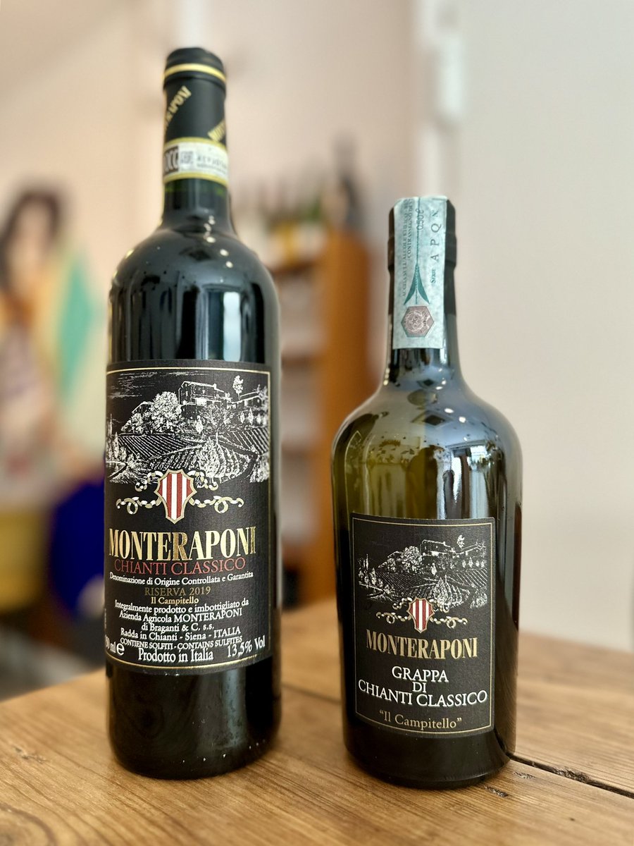 A l'afirmació "del raïm se n'aprofita tot", l'Azienda Agricola de Monteraponi n'és el paradigma. Ubicada a Radda in Chianti, Toscana, del most n’extreuen chianti i de la brisa (la rapa, la pell, el pinyol i la polpa) en fan grappa. 2 expressions d’1 mateix raïm #grappa #chianti