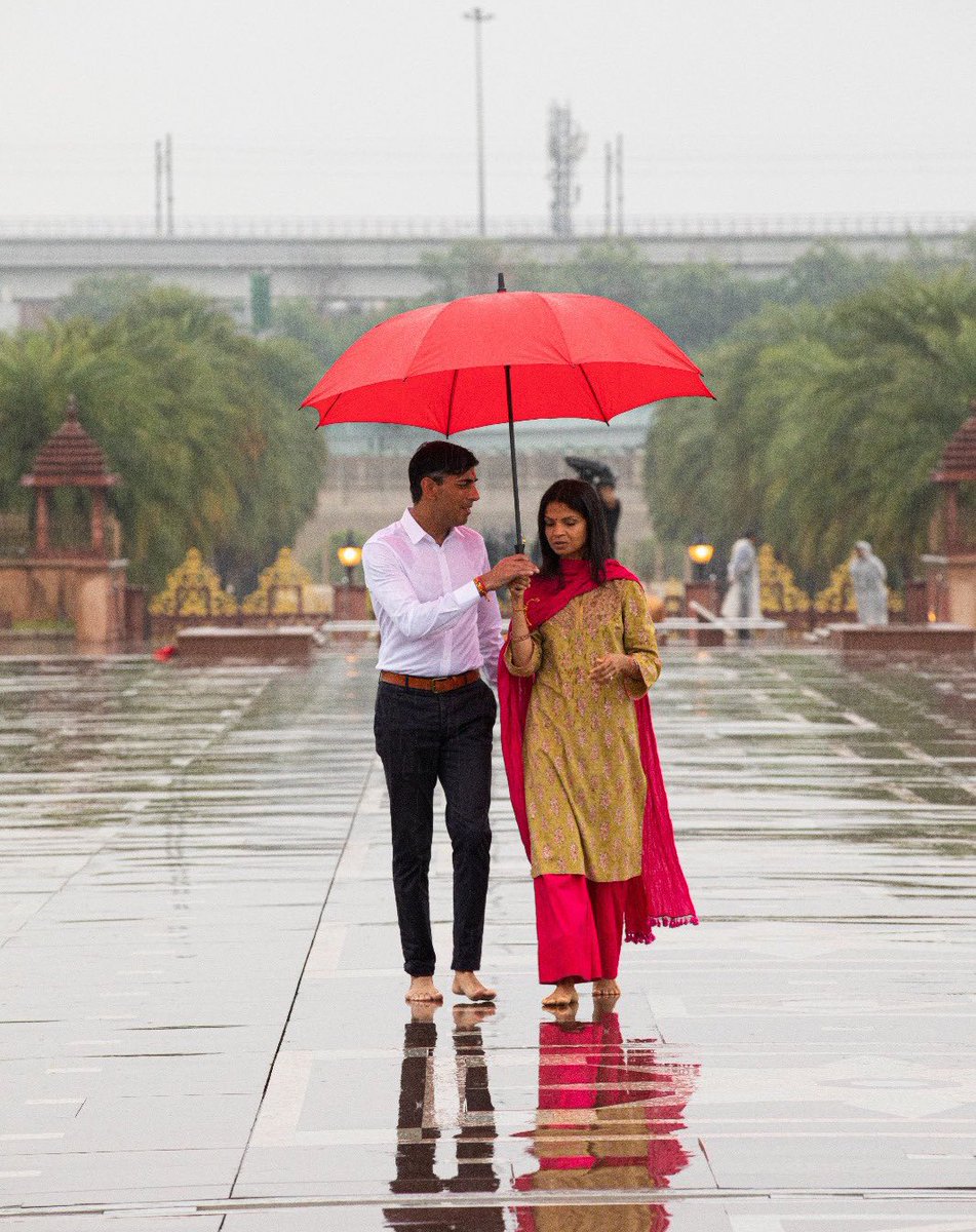 AsYouNotWish's tweet photo. Couple goals. #RishiSunak https://t.co/RW8nqNNPIY