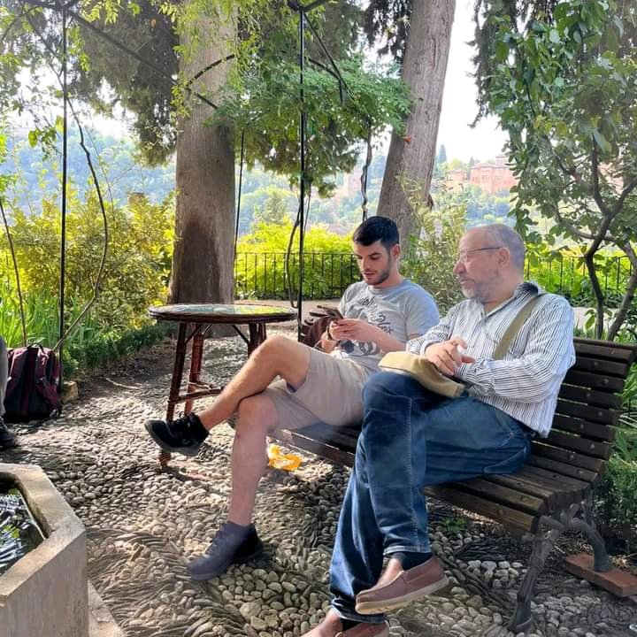 AsetelTeoria's tweet photo. Los estudiantes de la  IV ASETEL International Summer School han estado teniendo sesiones de tutoría con los profesores en la Residencia universitaria Carmen de la Victoria.
@AsetelS 
#ASETEL
#IVASETELSUMMERSCHOOL https://t.co/hD8ca5eH7B