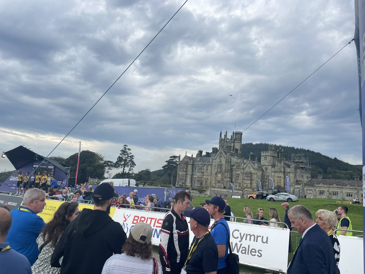 Great to be at the start of the final day @TourofBritain in Margam Park. Amazing back drop and fab to see our @BreezeCycling groups lead off the race! Great activation from @joeholt97 @nptpass #bikes #fun #ride