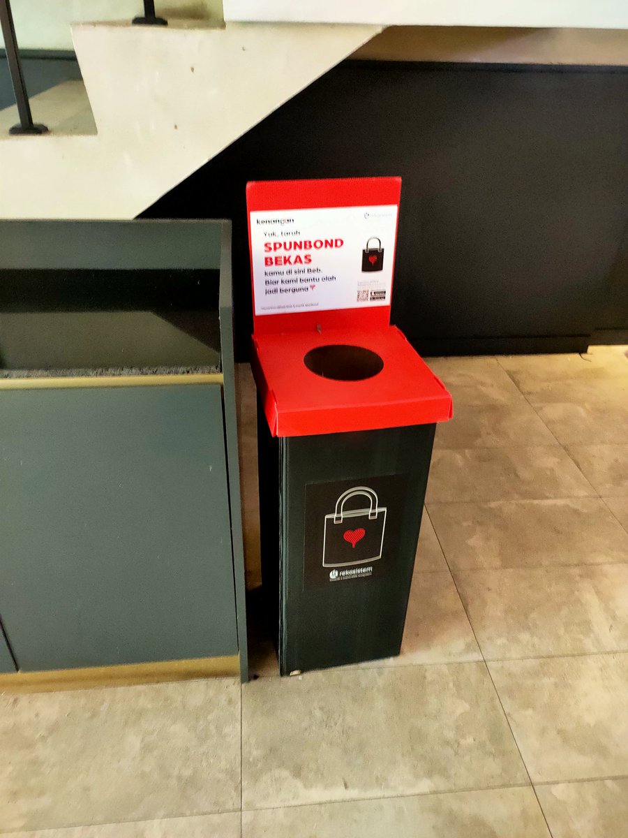 Lenny_diary's tweet photo. Recycle Spunbond di Kopi Kenangan!

Setuju gak kalo Spunbond sekarang uda jadi "kresek". Awalnya emang untuk opsi yang lebih "hijau" tapi seringkali punya kebanyakan. Ga seperti plastik yang tahan air &amp; jadi tempat sampah, spunbond lebih terbatas pemakaiannya paling buat belanja. https://t.co/dpneyp3zwJ