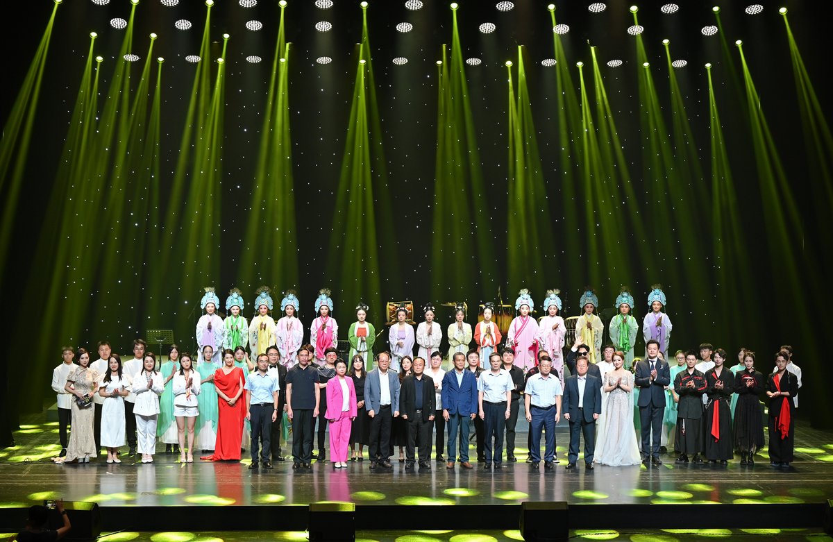 The commemorative #concert in #Ningbo🔥HYPES UP the city🔥with bands, dances, symphony orchestra and #traditionalart  performances.🤩

#NingboTravel #FunNingbo #KPOP #Cpop #opera #band #musiclovers #performance #musictwt #SouthKorea #dancechallenge