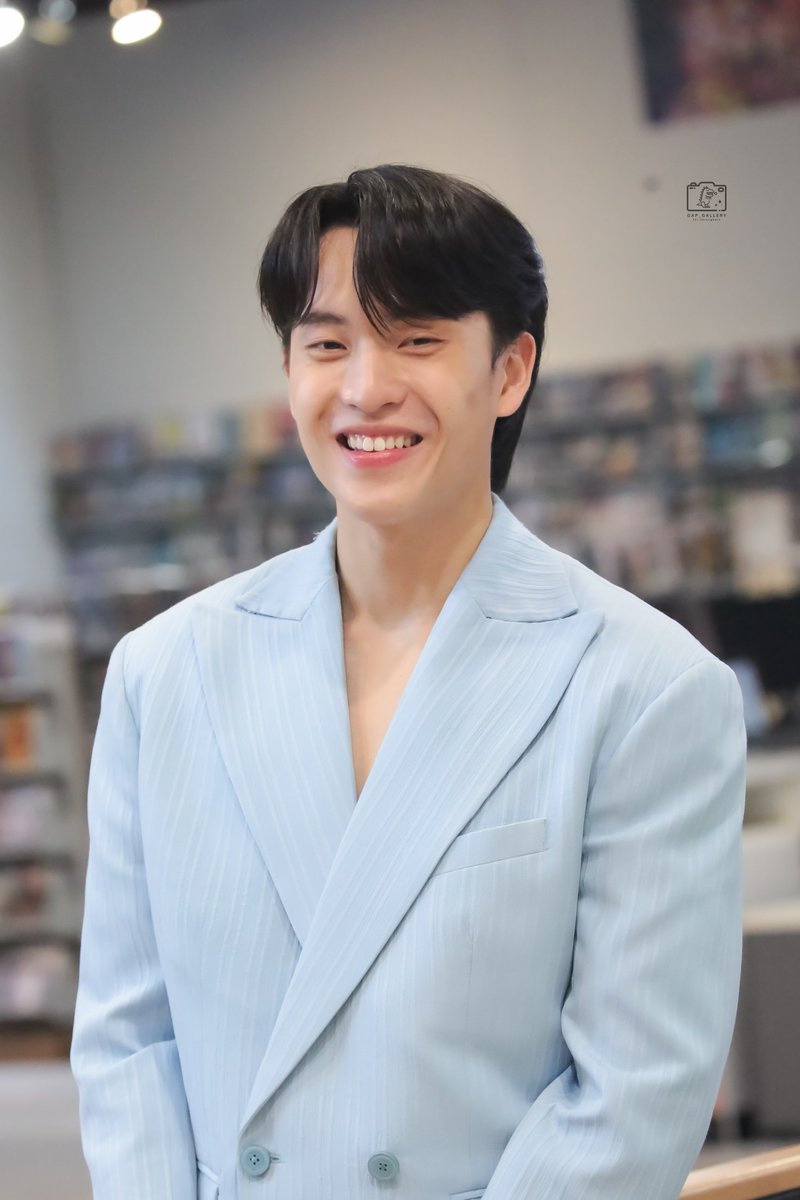 Gap_g_allery's tweet photo. ยิ้มเก่งขึ้นเยอะเลยย​ 😁🤣

#gapnarongkorn
@gap_gap14 https://t.co/QUMZltO63s