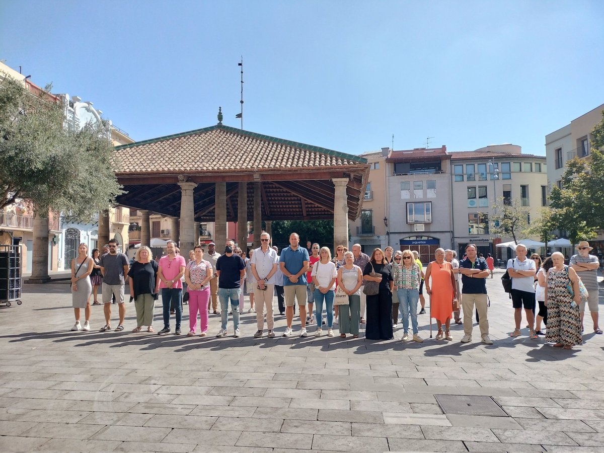 Granollers (@granollers) on Twitter photo Un minut de silenci a Granollers per expressar el condol i la solidaritat a familiars i víctimes del terratrèmol del #Marroc.
Granollers se suma a la campanya d'emergència del <a href="/FonsCatala/">FonsCatalàCooperació</a> pel procés de reconstrucció i suport a la població afectada. Un minut de silenci a Granollers per expressar el condol i la solidaritat a familiars i víctimes del terratrèmol del #Marroc.
Granollers se suma a la campanya d'emergència del <a href="/FonsCatala/">FonsCatalàCooperació</a> pel procés de reconstrucció i suport a la població afectada.