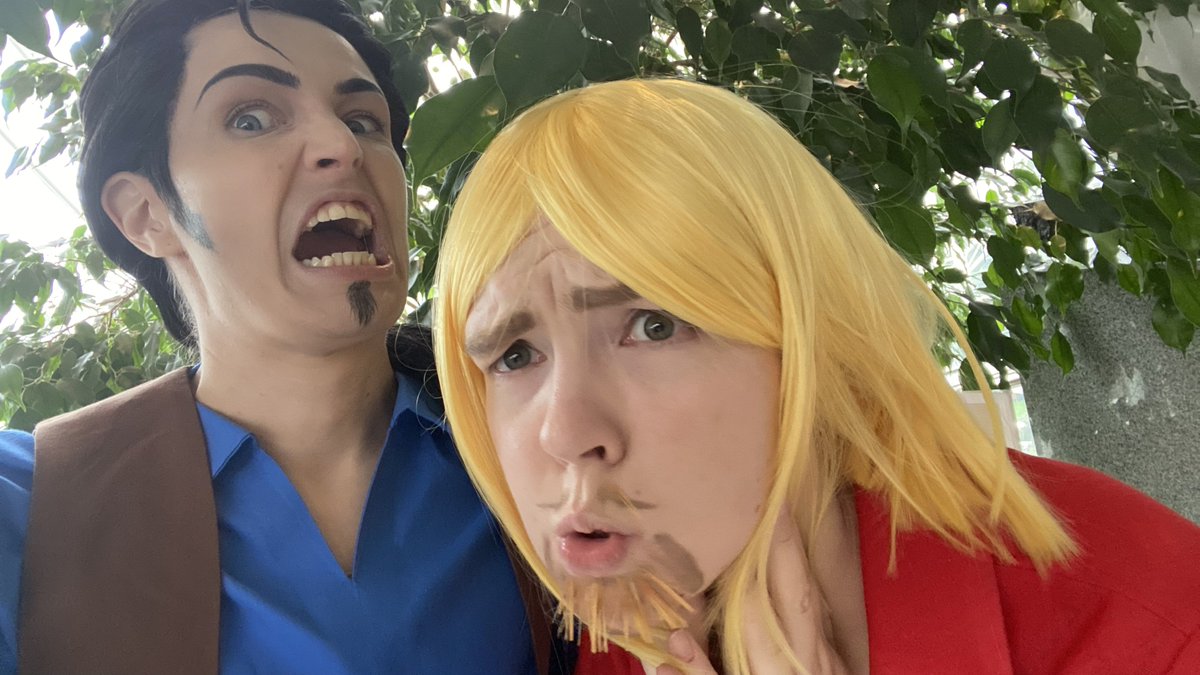 Tänään Jumalilla on oikein jumalallinen meininki! ✨💯👑👑🎲🎲❤️💙 #tracon