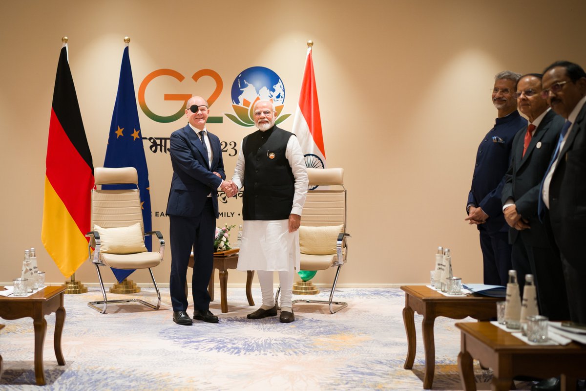 KanzlerScholz's tweet photo. Ein neues Miteinander von Nord und Süd, das ist hier beim #G20-Gipfel in Neu-Delhi gelungen. 
Wir bleiben beim Kampf gegen den Klimawandel ambitioniert und halten fest: Die Weltgemeinschaft stellt sich mit großer Klarheit gegen die gewalttätigen Prinzipien russischer Politik. https://t.co/ZklqFx8Y4o