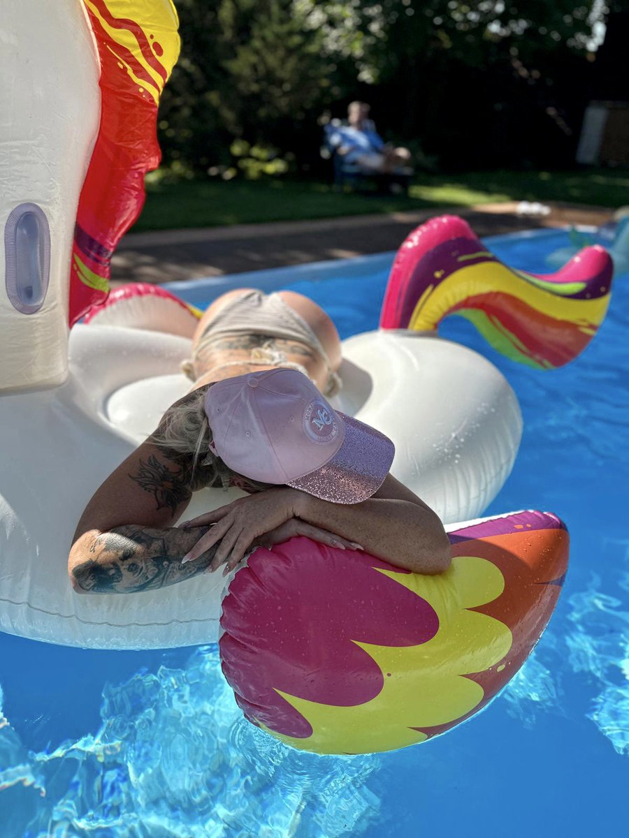 Fotomodel_JM's tweet photo. Pool Time ♥️
#ostsee #ostseeküste #ostseeliebe #ostseestrand #event #eventplanner #events #fotoevent #polnischeostsee #polen #polen #meer #meerliebe #wasser #water #i #instagram #instagood #instadaily #instalike #sommer #summerstyle #pool #pooltime #poolday #modellife #fotomodel https://t.co/7Zk1c7IFBd