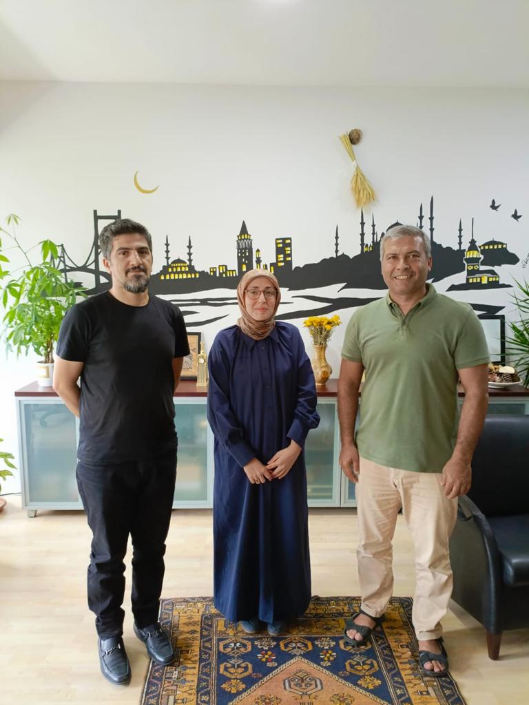 Kültürel Çalışmalar Yüksek Lisans programı öğrencimiz Hanife Ayaz, “Peyami Safa Romanları Örneğinde Türk Edebiyatında Oryantalist Zihniyetin Eleştirisi” başlıklı tezini savundu.
Kendisini tebrik ederiz.