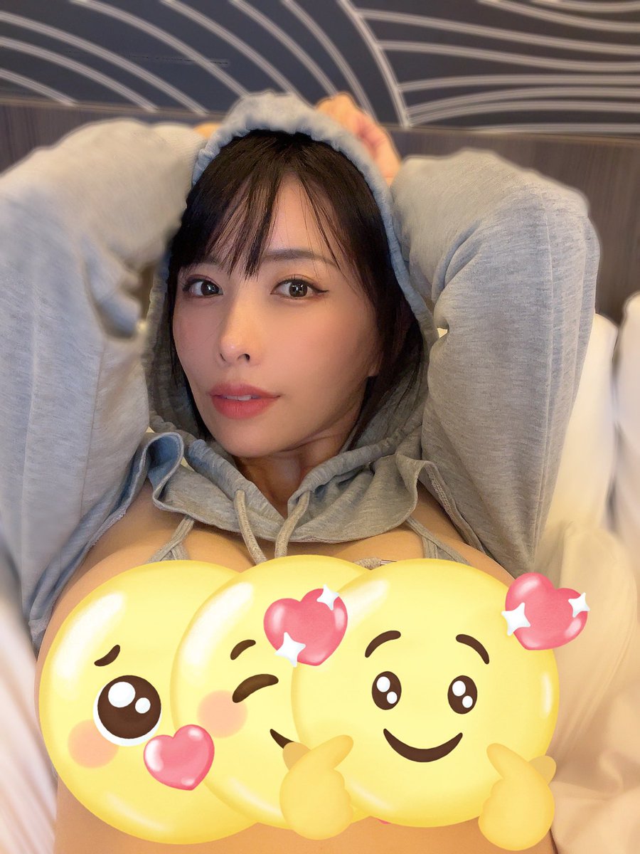 丈短すぎパーカー✌️
ミーミューズ | 野球お姉さんせりな |  mi-muse.mi-glamu.com/sbaby9317/time… #ミーミューズ #Mimuse