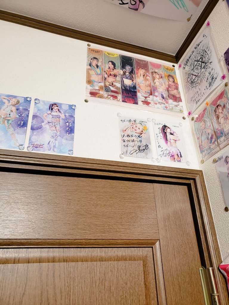 kazuyaheaven428's tweet photo. STARDOMの有料会員のポイントが1000P貯まったので今回は、なっちゃんのサイン入りブロマイドにしました☺️
たむちゃんのと並べて飾ります😊
たむちゃん、なっちゃんのメルティアはやっぱり好きです😉👌
#natsupoi
#中野たむ
#melter
#STARDOM https://t.co/JJYUTlxANe