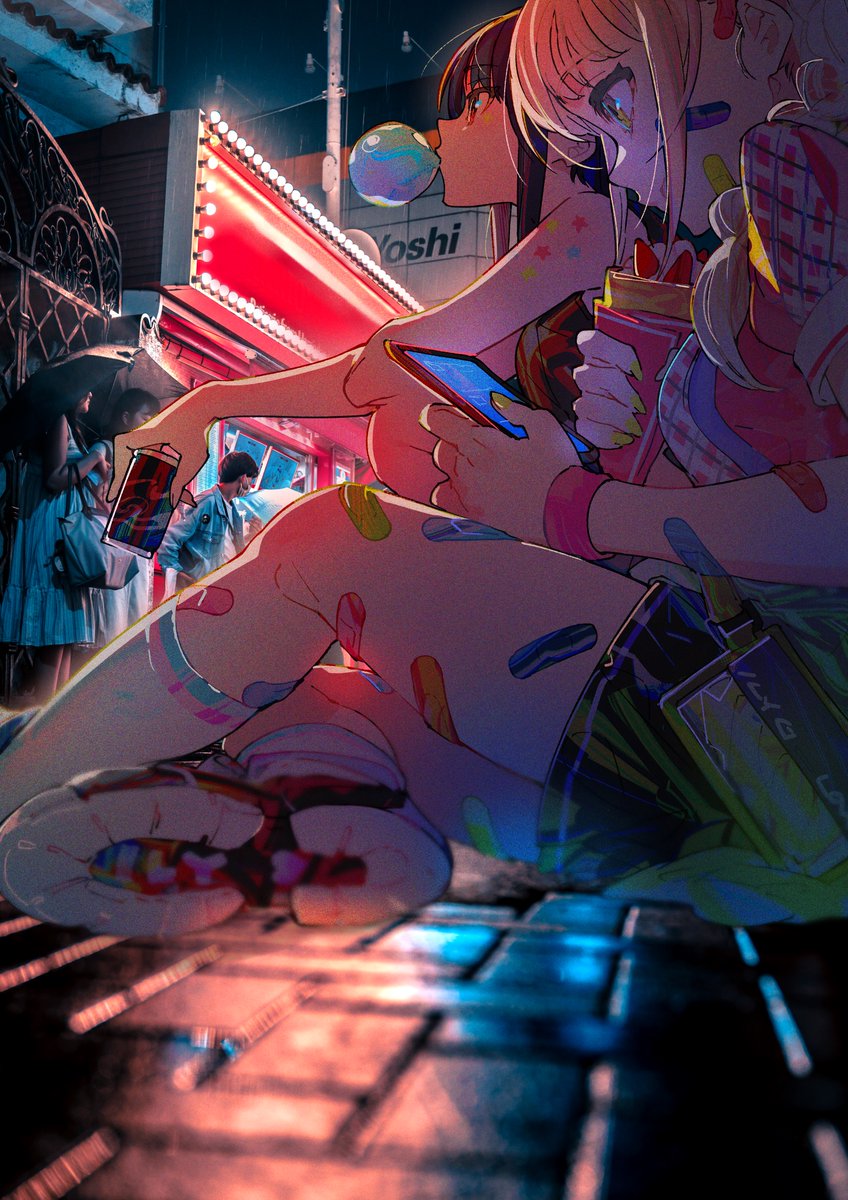 MikaPikaZo's tweet photo. 「ILY GIRL」 CONCEPT④ TOKYO GIRL
2018年に映像作家・フォトグラファーNaohiro Yakoによる
写真とイラストを融合させた作品群「TOKYO GIRL」を作りました。
ずっとまたやりたいと思っていた中、今回の展示会ILY GIRLにて実現しました。

TOKYO GIRLは
「東京」を舞台にして、
いろんな街々に姿を表す女の子や景色を切り取る形で、
写真とイラストのコラボレーションをするテーマです。
いままで発行したTOKYO GIRLの同人誌では
渋谷、秋葉原、浅草、新宿…と並ぶ中で
今回は展示会場がある「原宿」での撮影になっています。

■「GAZE」「HANG OUT」「WAIT」
原宿にいる女の子をどう描くか、と考えた時
自分の中で「何かを求めている女の子」
を描きたいと思いました。
何か楽しいこと、何か満たしてくれること、何か新しいこと
自分の日常をよりキラキラしてくれるものを求めている女の子像をすべてに込めて描きました。

TOKYO GIRLは自分にとって大好きなテーマで、
写真とイラストの融合、コラージュ
自分が普段生活してるときに意識しない空間や雰囲気を形取って作品にしていく面白さを感じています。

Naohiro Yakoさん、コラボレーションいただきありがとうございました！
どれも最高でした。また作りたいです！
