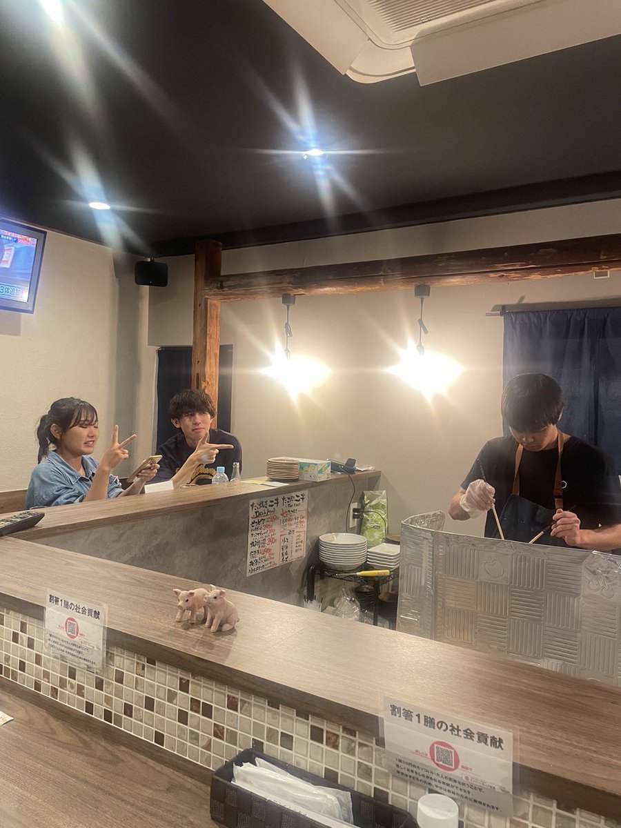 boy21273579's tweet photo. 大阪の阿波座駅ら辺で一日店長やってます！美味しくて大きいたこ焼き作ってるので、近く居る方はぜひ遊び来てー🫰

(我ながらたこ焼き焼くのうまいかも笑) https://t.co/bBlvDQHZoe