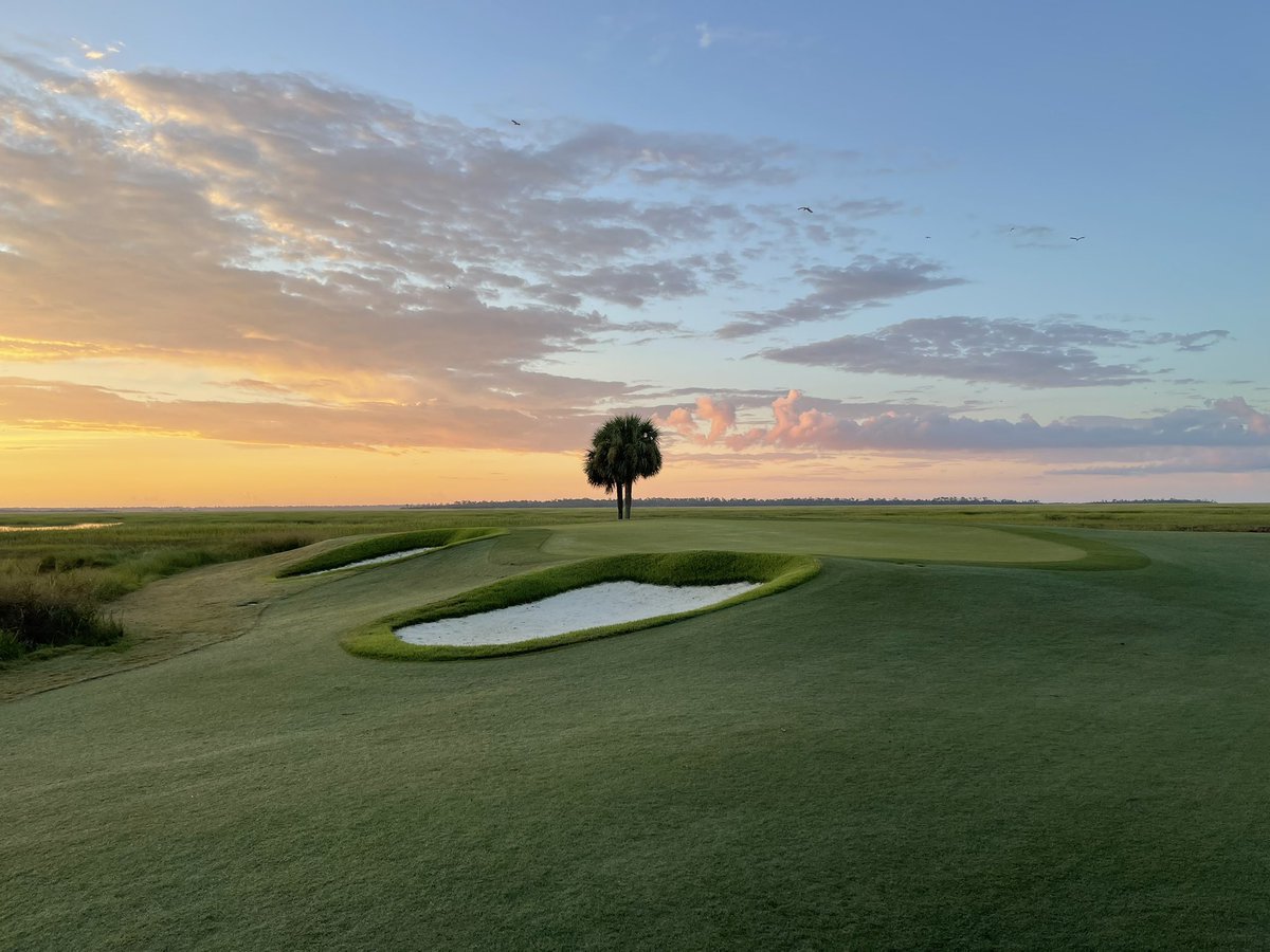 With a little over a month until we open back up the course is starting to shine! ⛳️🏌🏻 <a href="/LandingsClub/">The Landings Golf & Athletic Club</a> <a href="/bergingolf/">Bill Bergin, ASGCA</a> <a href="/DuininckGolf/">Duininck Golf</a>