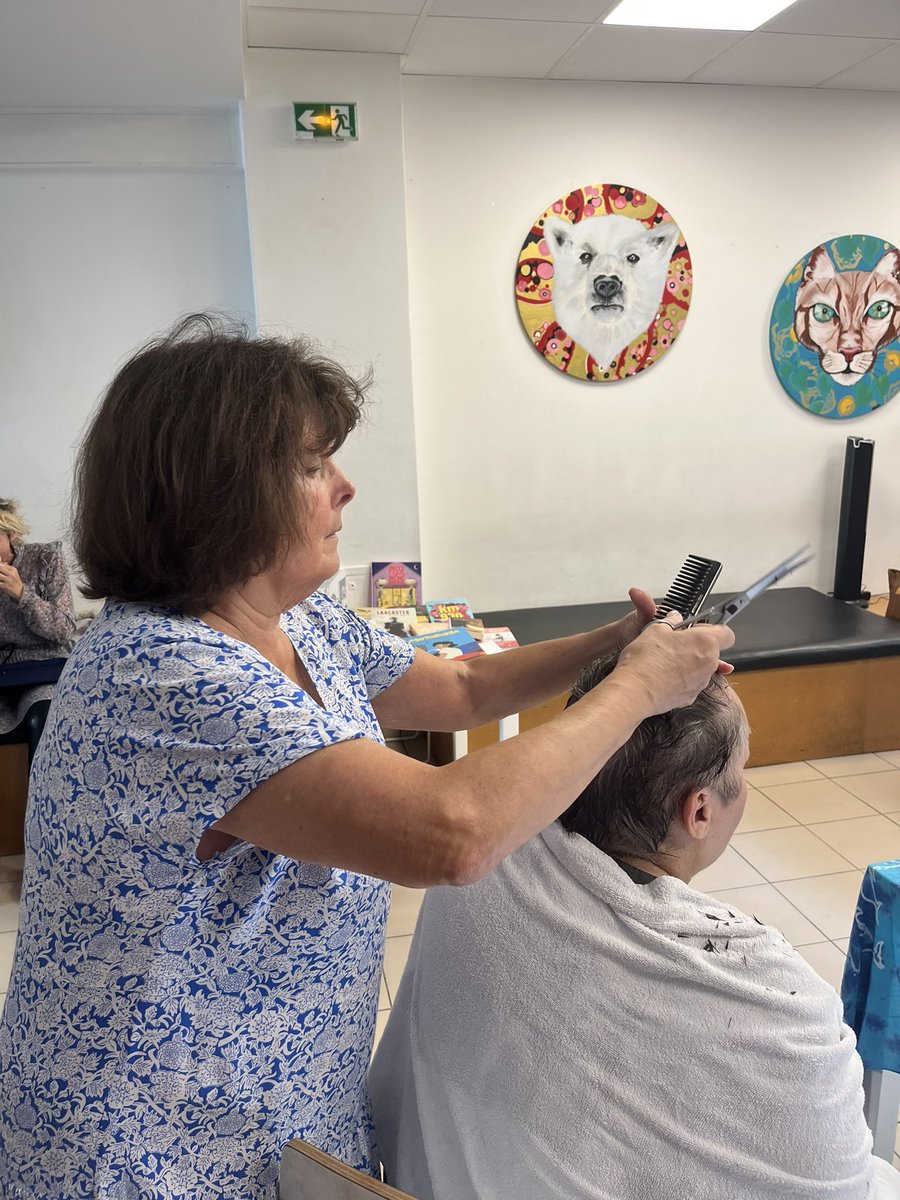 C’est la rentrée aussi pour notre asso. Bulle de bien-être déployée ce matin à la Halte aux femmes <a href="/Mairie12Paris/">Mairie du 12e</a> <a href="/AssoAurore/">Association Aurore</a>. Une vingtaine de femmes ont pu bénéficier des soins de nos bénévoles.