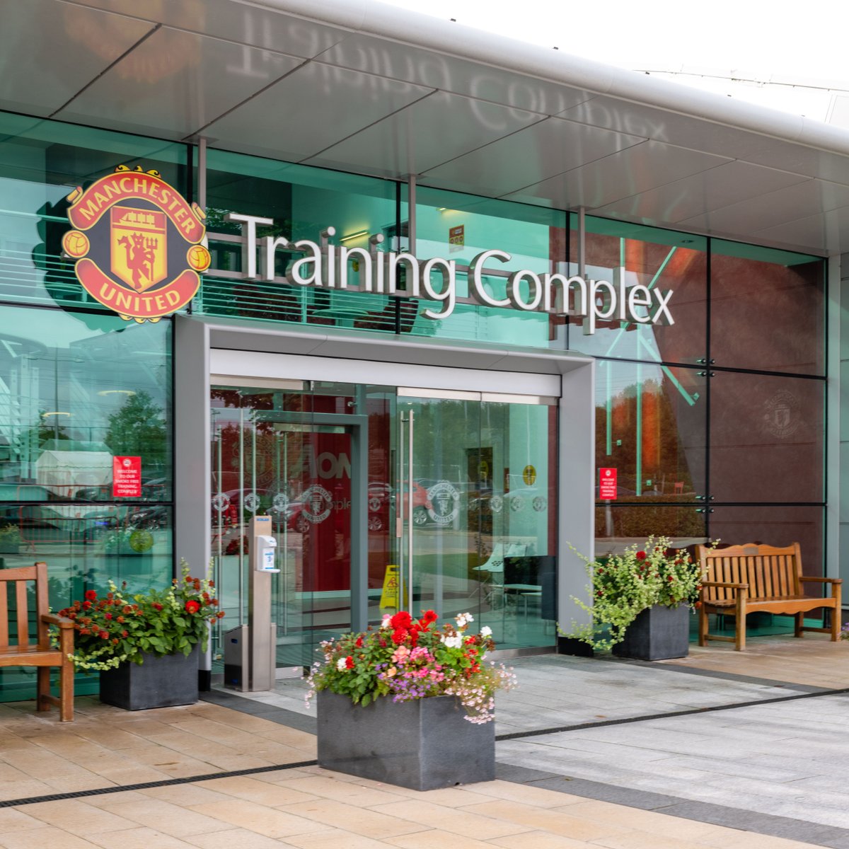 ManUtd's tweet photo. An update on Antony.