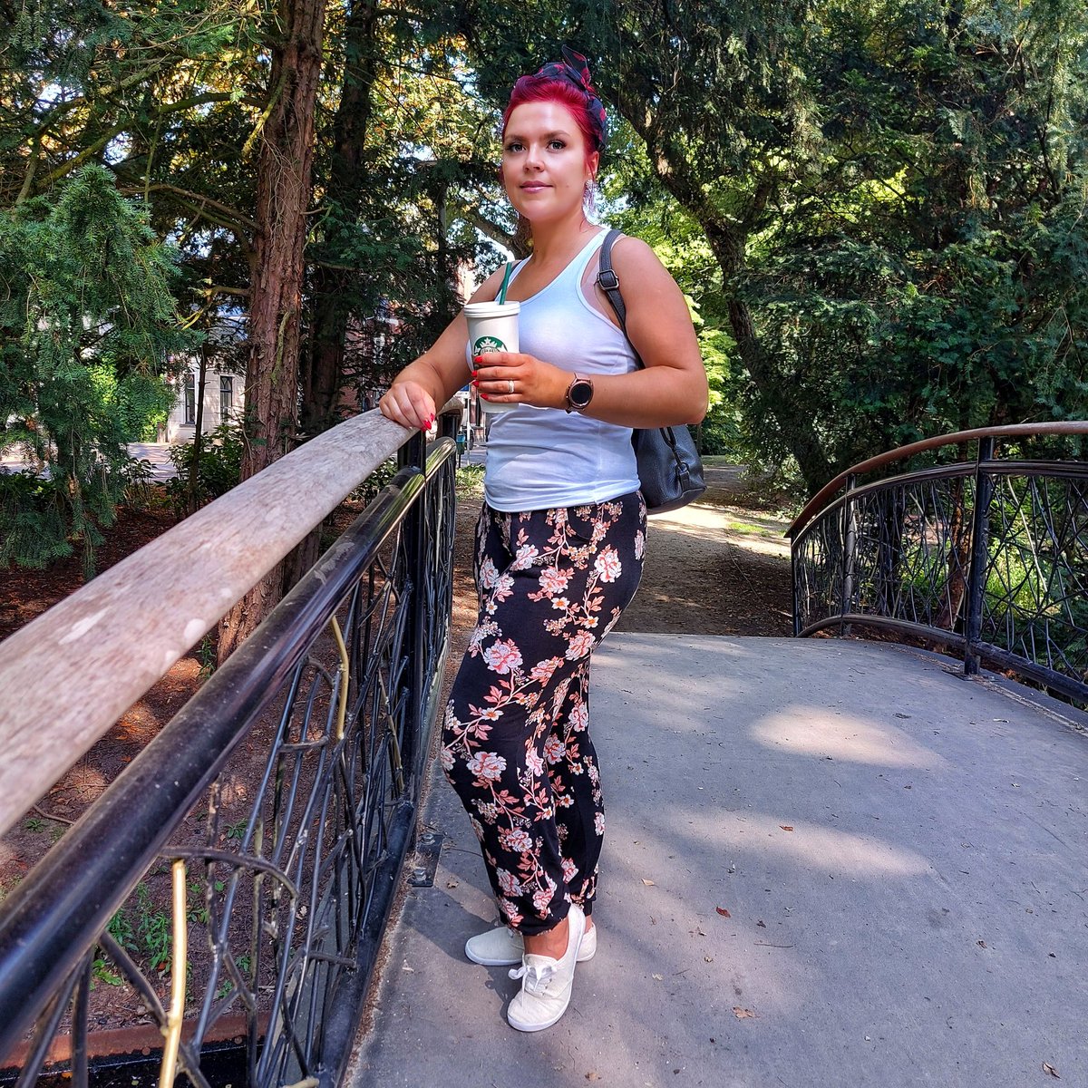 DynowskaEwelina's tweet image. Uff jak gorąco 🥵🥵
#babyitshotoutside #babyitshotoutside🔥☀️ #SundayFunday #icecoffee #niceweather #gorąco #upał #summerisback #summer #loveisintheair #polishgirlinholland #polishgirl #polskadziewczynawholandii #polskadziewczyna #Starbucks #redhair #pinup #pinupgirl #sundayvibes