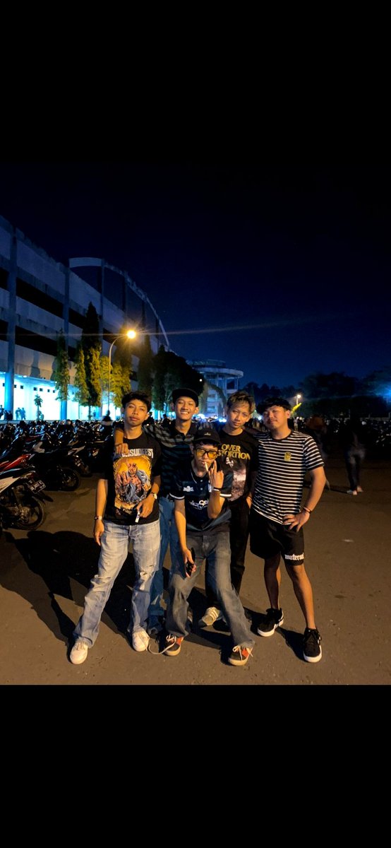 Dmrstyo's tweet photo. @STxPSS #EasternWall Kelompok Pencari Jodoh min, tapi yo ora nemu😂 https://t.co/BaJFzMyJ92