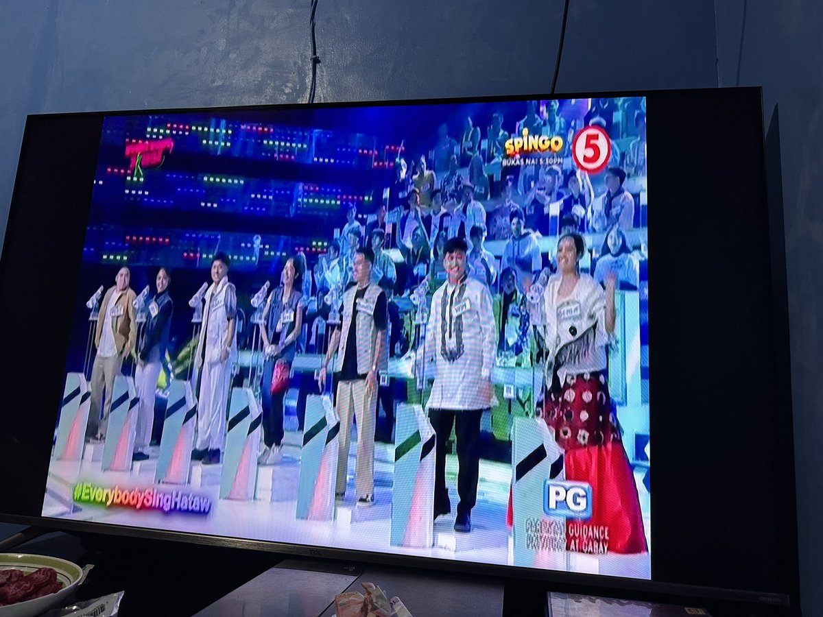 jaybeepuzon0713's tweet photo. VICE SING GANDA B 
#EverybodySingHataw

Julius bren puzon
watching from Taytay Rizal https://t.co/ZXIQxqedTW